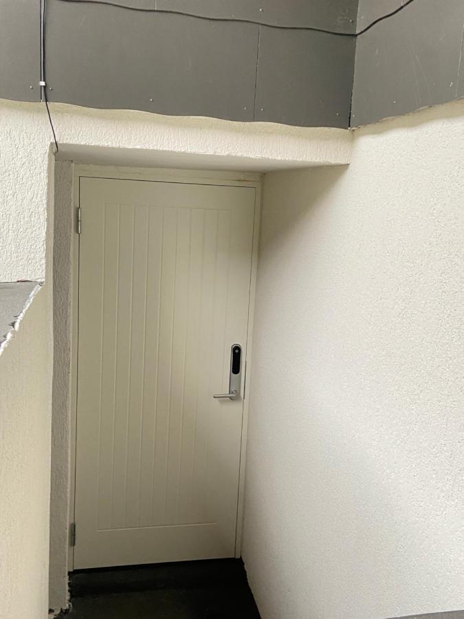 Underground Flat *