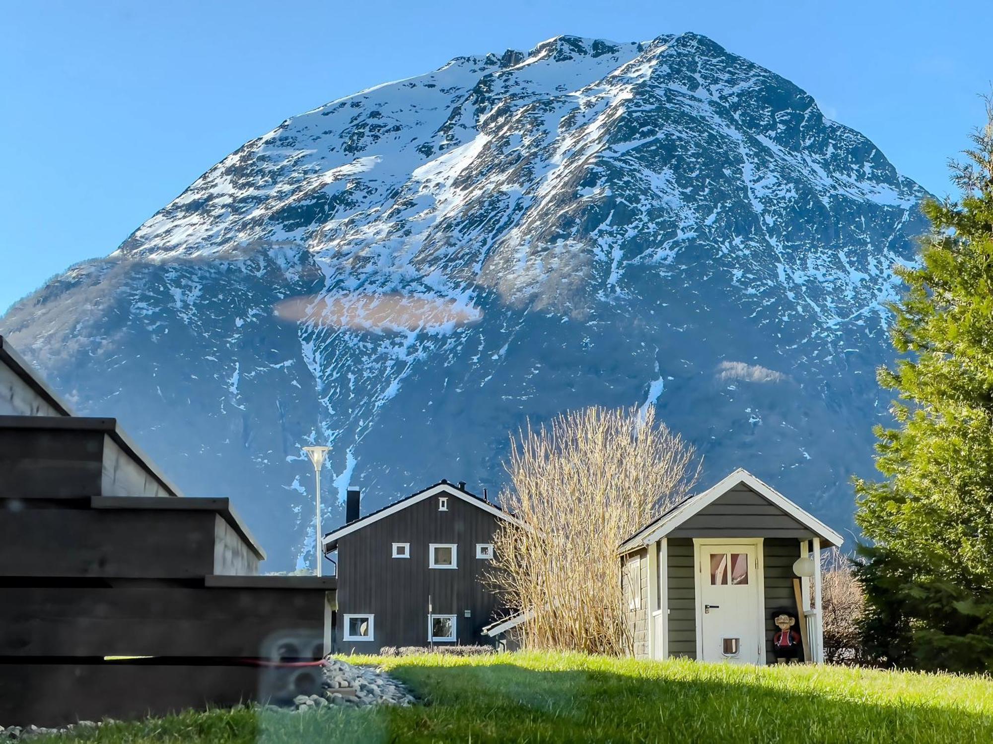 Apartment Underground Flat Andalsnes